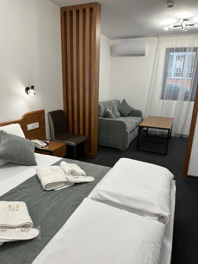 R&R Hotel Єреван Екстер'єр фото