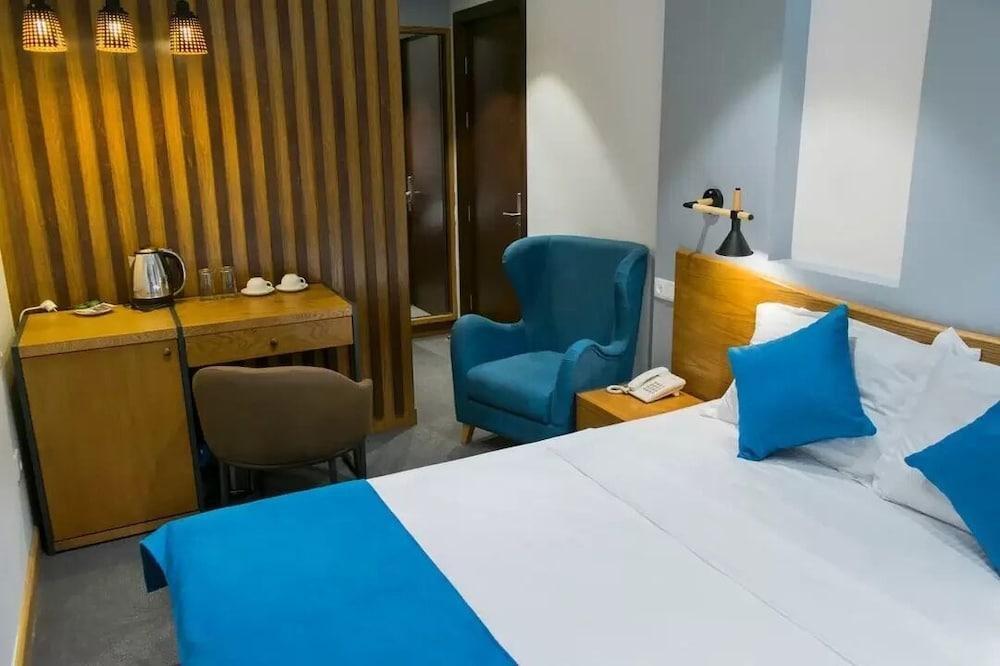 R&R Hotel Єреван Екстер'єр фото