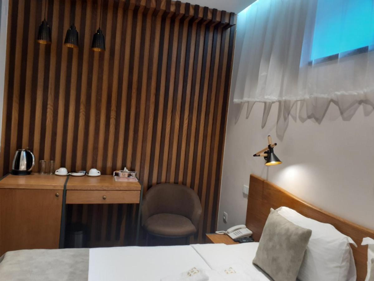 R&R Hotel Єреван Екстер'єр фото