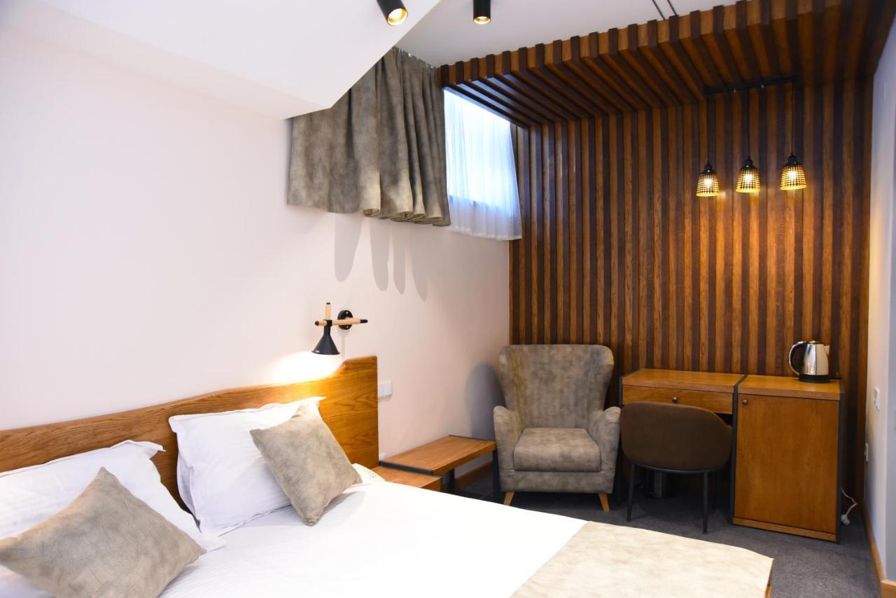 R&R Hotel Єреван Екстер'єр фото