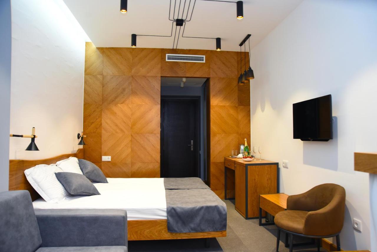 R&R Hotel Єреван Екстер'єр фото