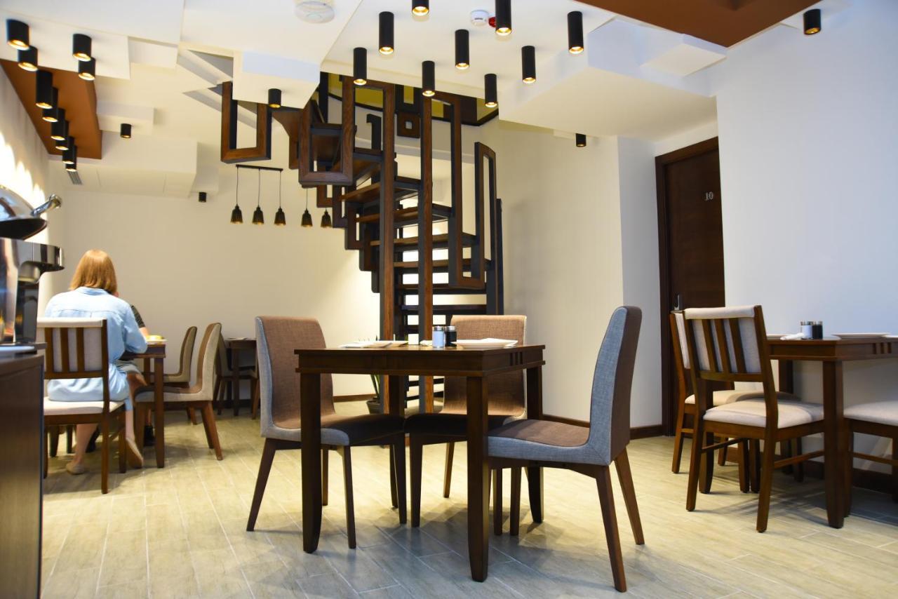 R&R Hotel Єреван Екстер'єр фото