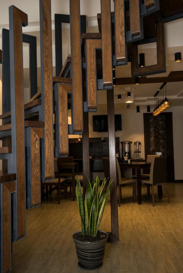 R&R Hotel Єреван Екстер'єр фото